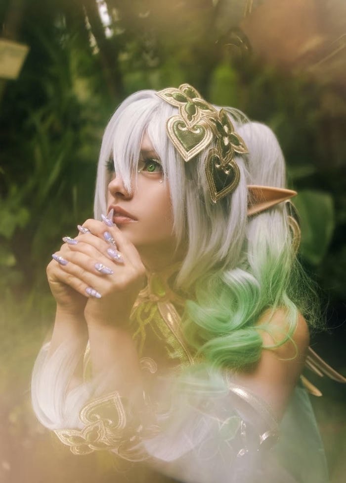 ảnh cosplay nahida ánh mắt ngây thơ