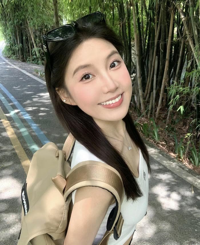 ảnh gái xinh cười sinh động