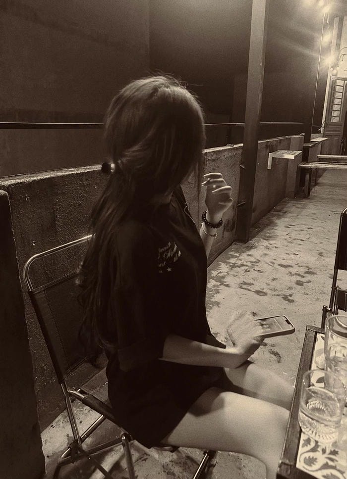 ảnh girl phố năng động trẻ trung
