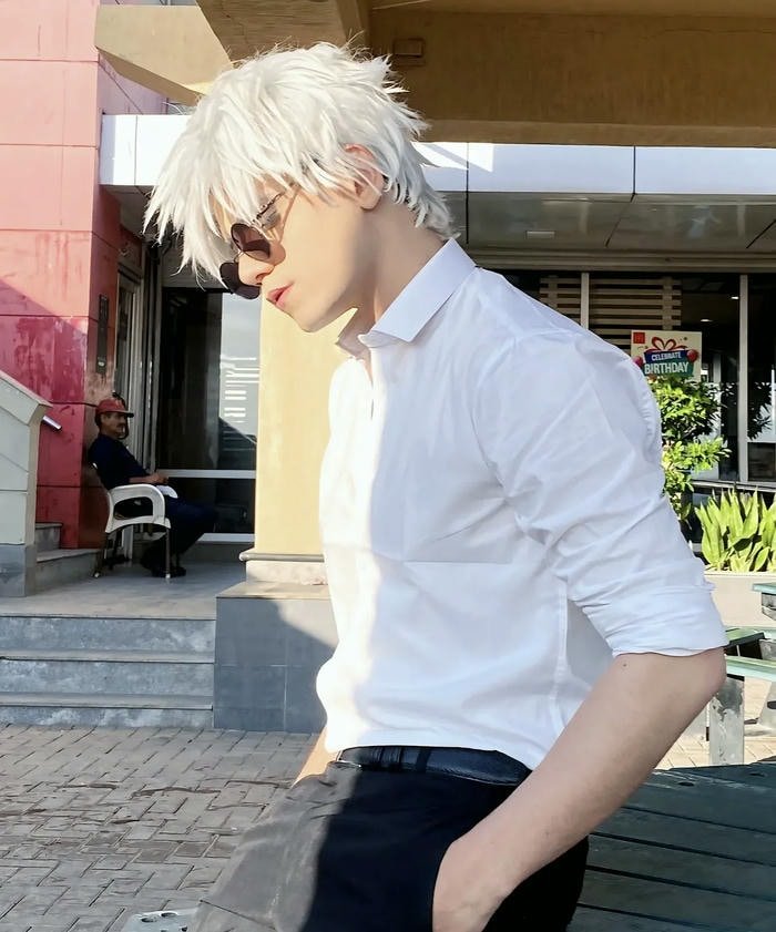 ảnh gojo cosplay phong thái mạnh mẽ