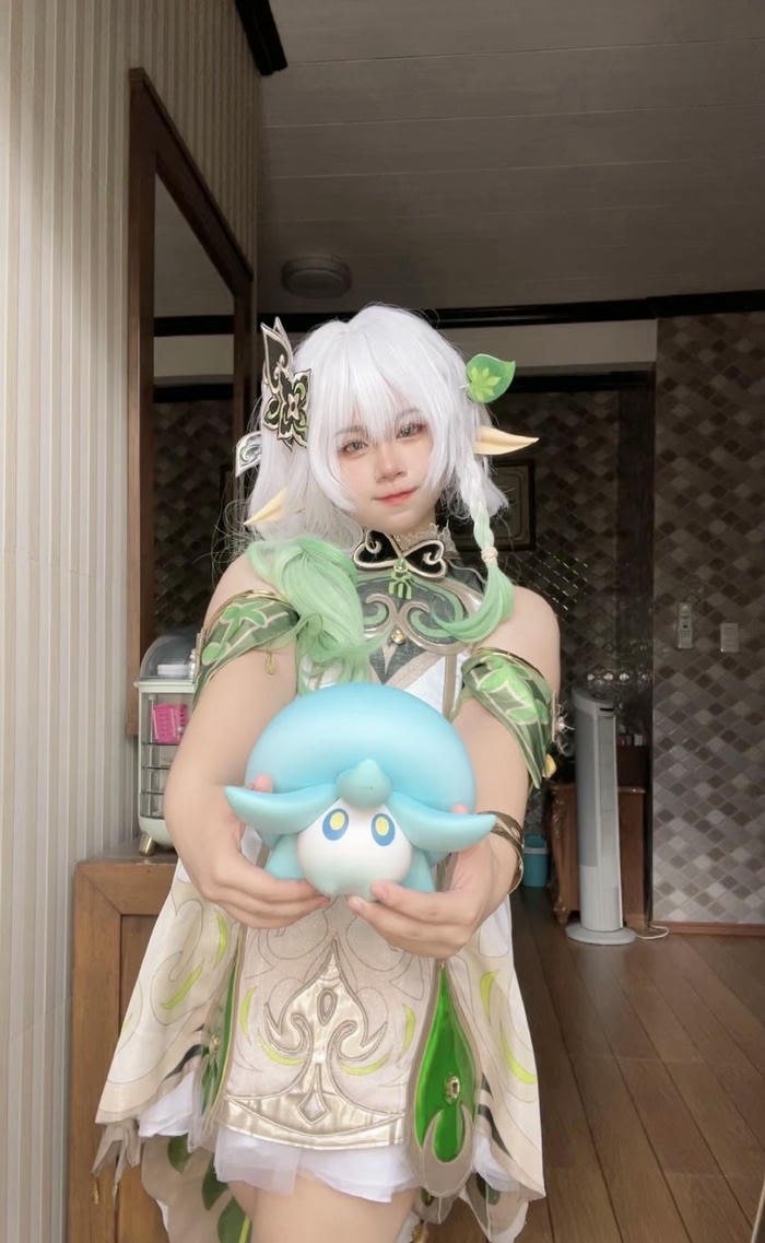 ảnh nahida cosplay gương mặt xinh