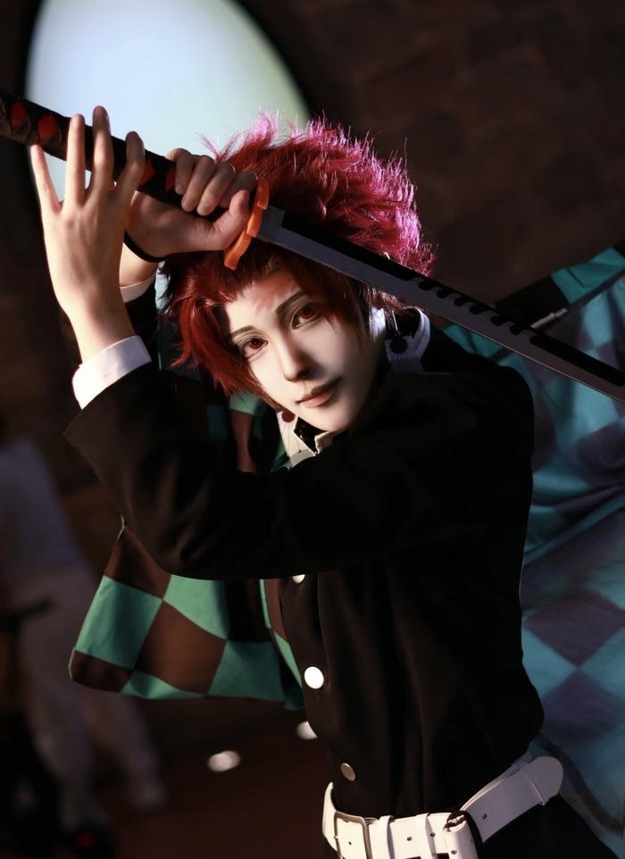 ảnh tanjiro cosplay nhìn ổn áp