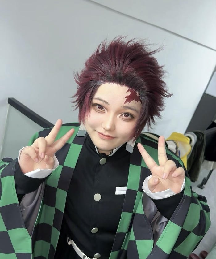 ảnh tanjiro cosplay tóc tự nhiên