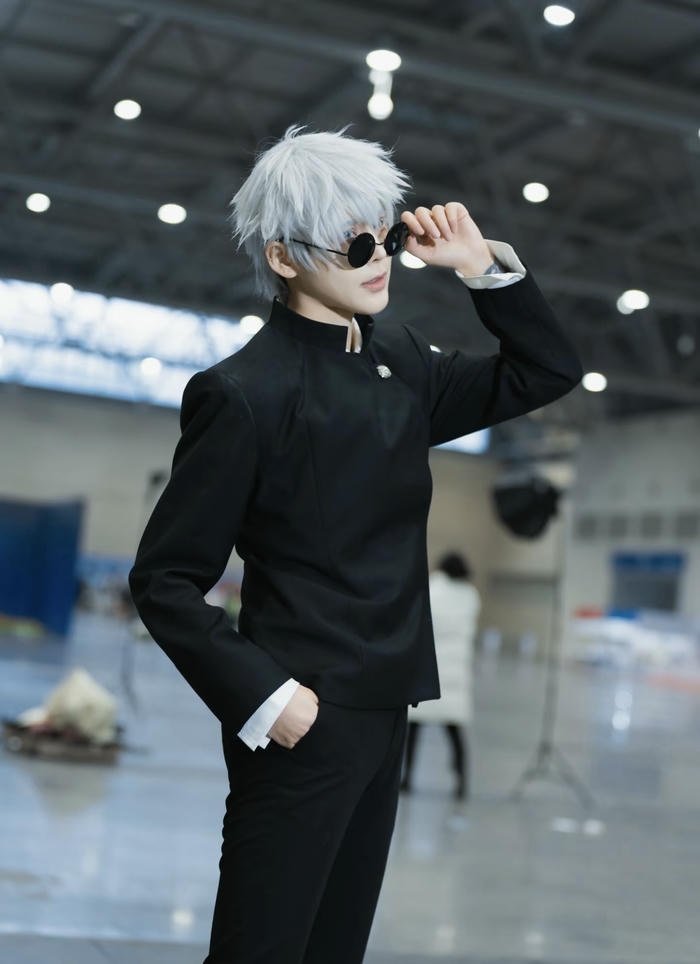 cosplay gojo dáng người cân đối