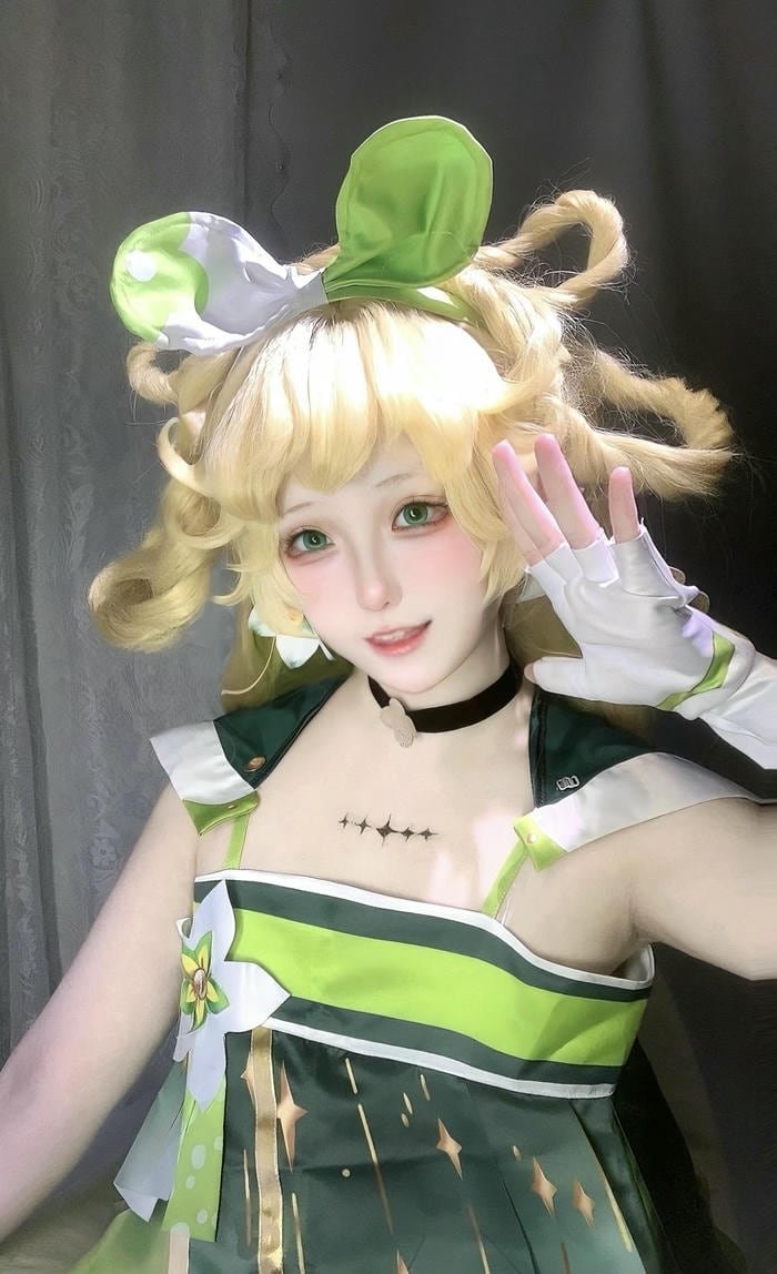 cosplay nahida mắt xanh long lanh