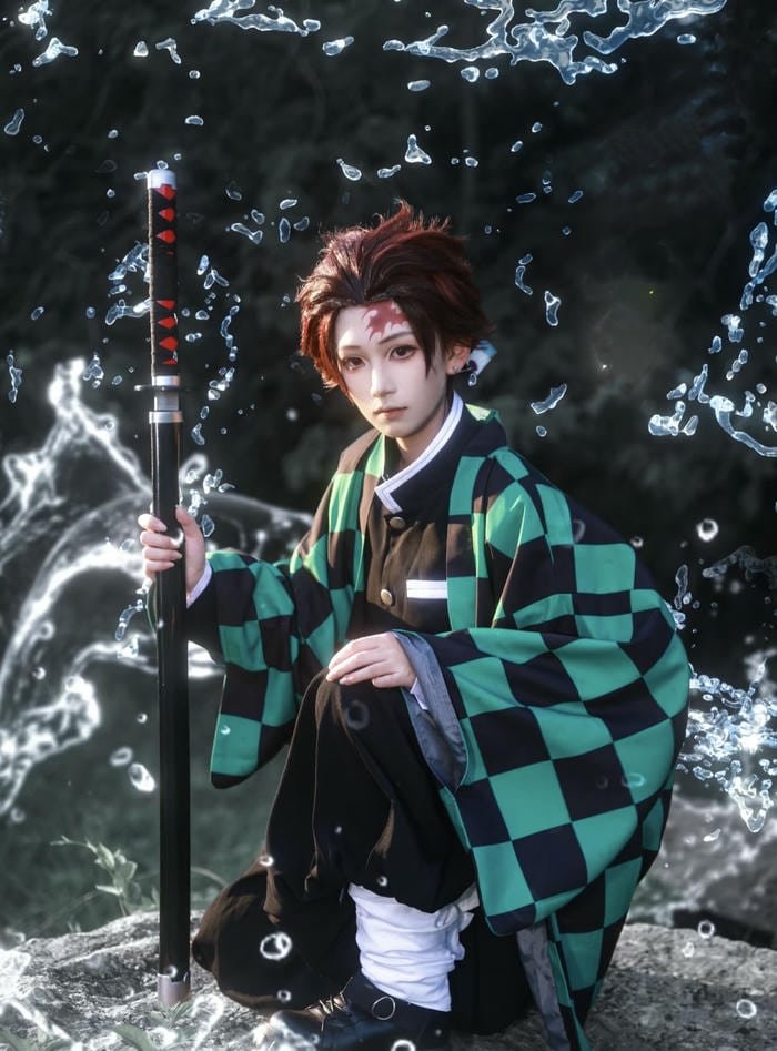 cosplay tanjiro ánh nhìn quyết đoán