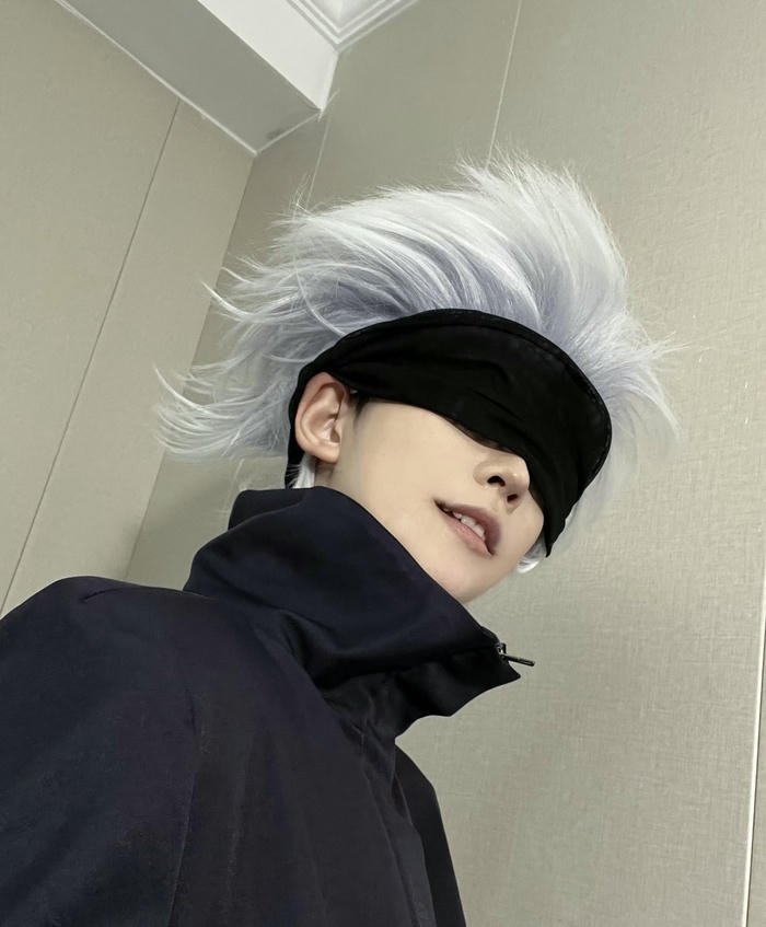 hình ảnh cosplay gojo khí chất ngầu