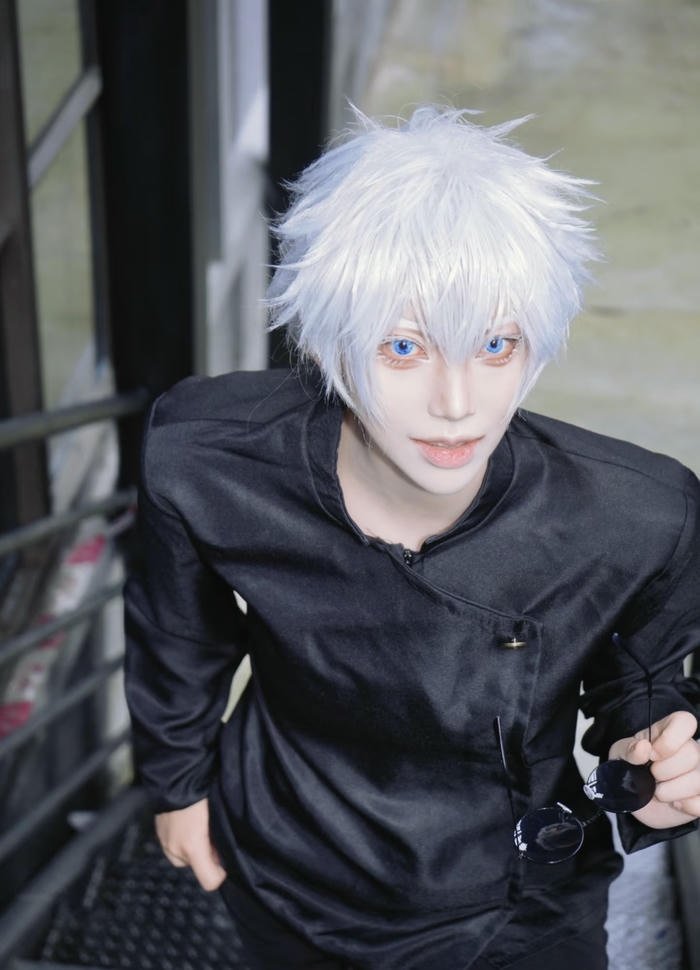 hình ảnh cosplay gojo thần sắc trầm