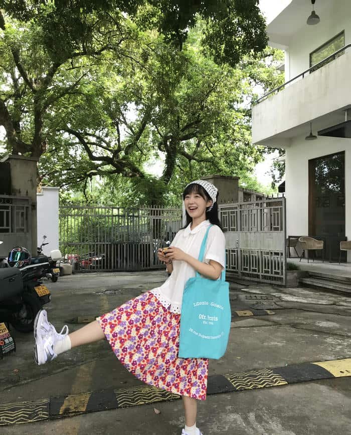 hình ảnh gái xinh cười tự nhiên