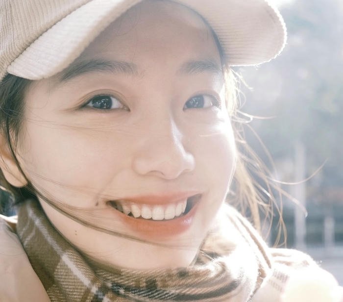 hình ảnh gái xinh cười tươi rạng