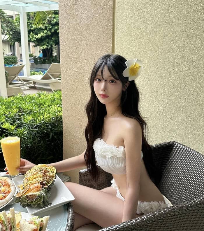 hình ảnh gái xinh mặc đồ thiếu vải hiện đại