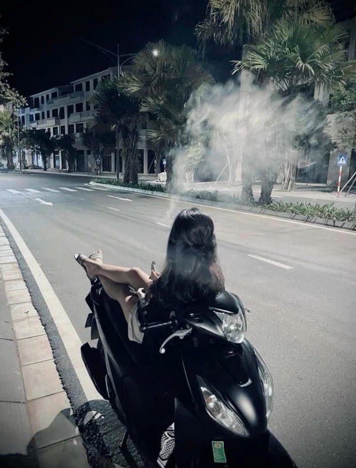 hình ảnh girl phố màu sắc hài hòa