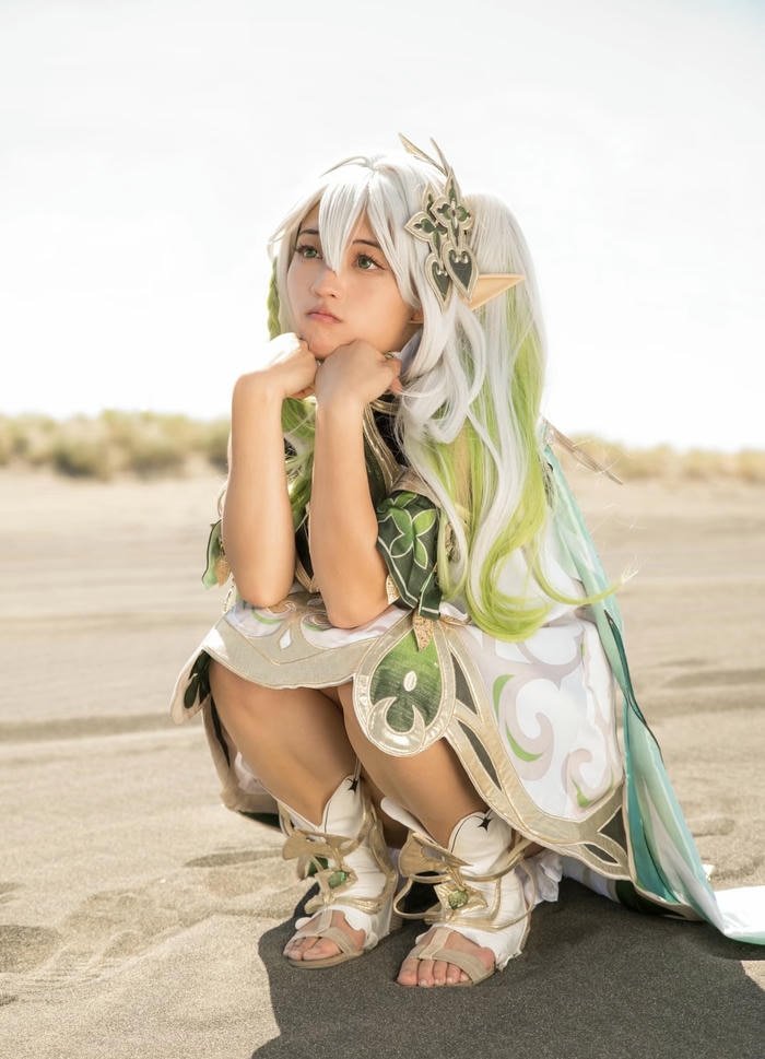 hình ảnh nahida cosplay mắt xanh