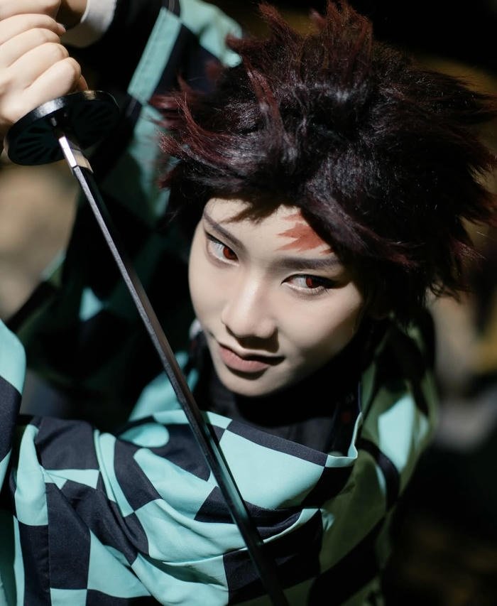 hình ảnh tanjiro cosplay diện mạo sáng