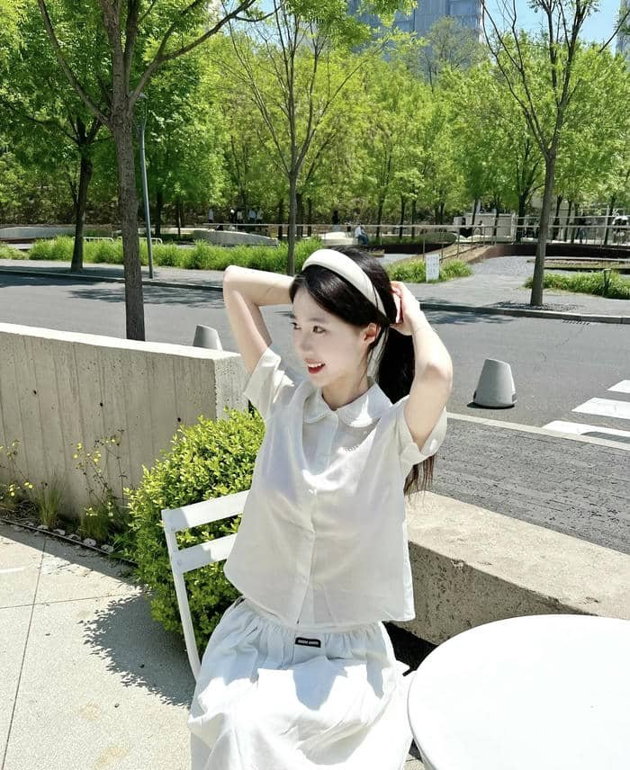 hình gái xinh cười dịu dàng