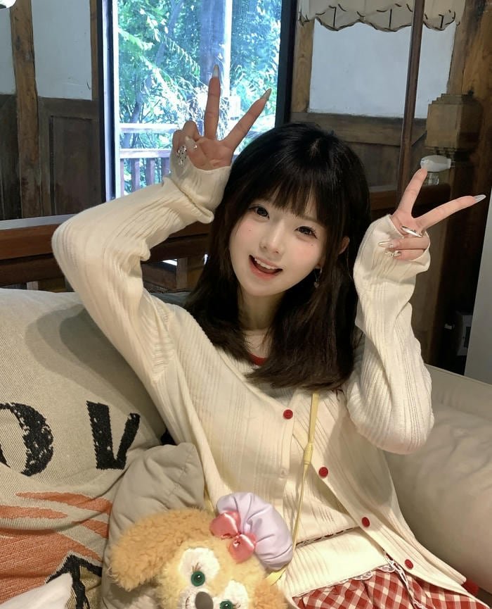 hình gái xinh cute bình thường