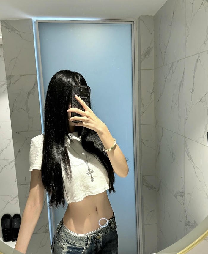 hình gái xinh mặc đồ thiếu vải cuốn hút