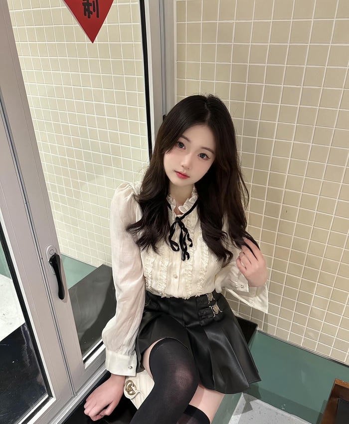 hình mạng gái ánh sáng phòng nhẹ