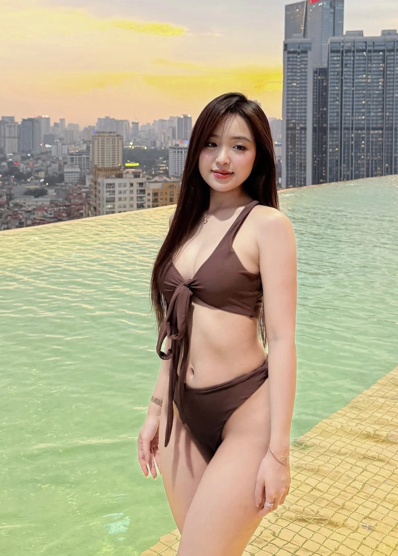 lê phương anh bikini sexy màu nâu