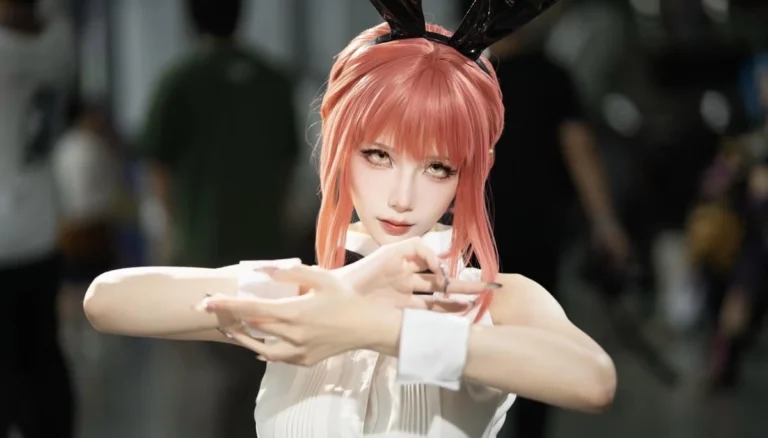 99+Ảnh Makima cosplay cùng thần thái phản diện cuốn hút