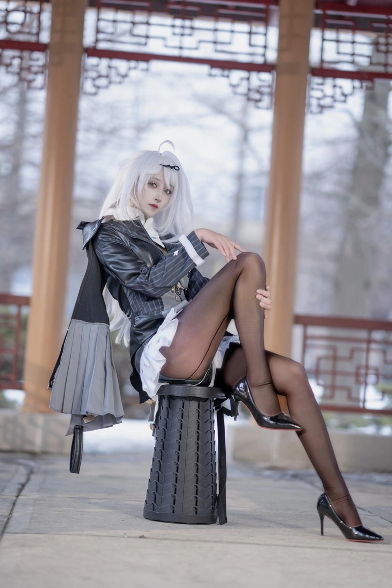 Ảnh Luisa cosplay mang vẻ đẹp quyến rũ tự nhiên