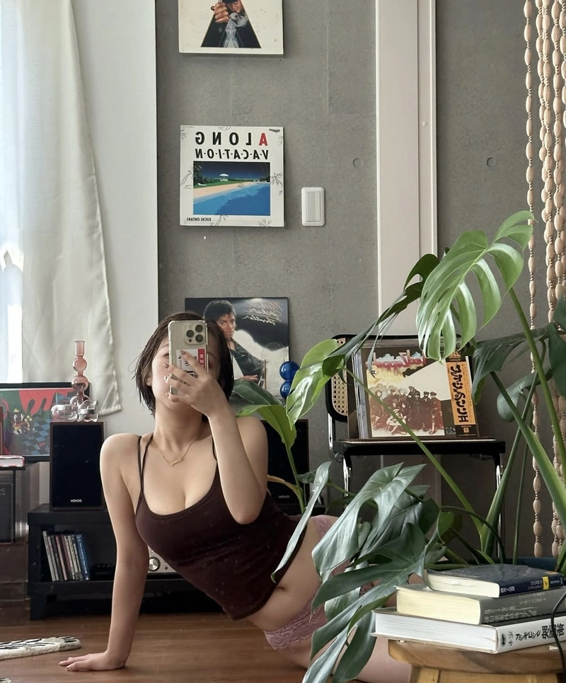 Ảnh Riho Shishido bikini sexy gợi cảm