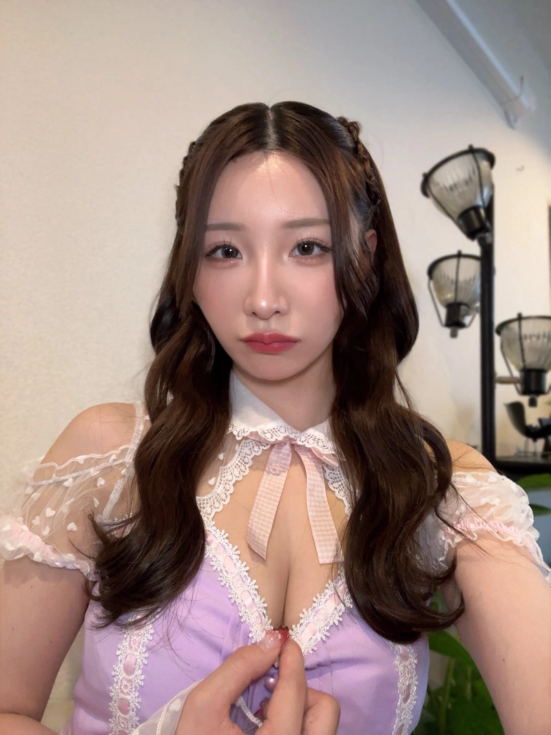 Ảnh Sarina Momonaga bikini sexy tóc xinh