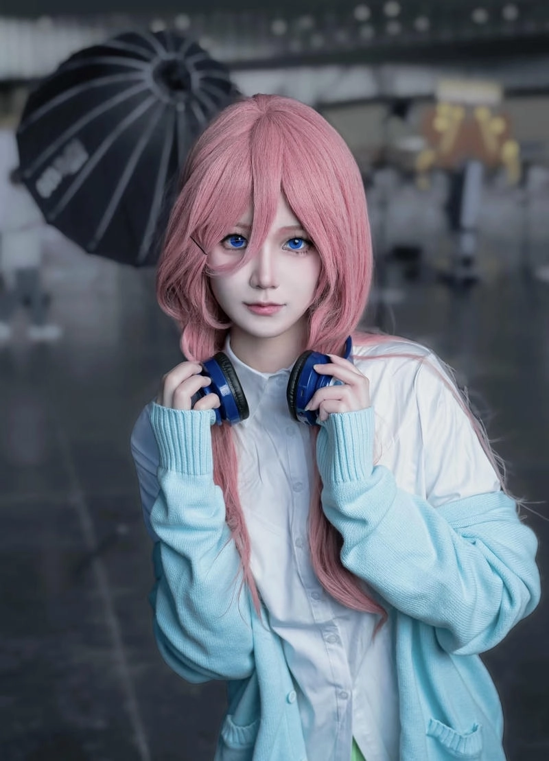 Ảnh miku nakano cosplay phong cách ngọt ngào nhẹ nhàng