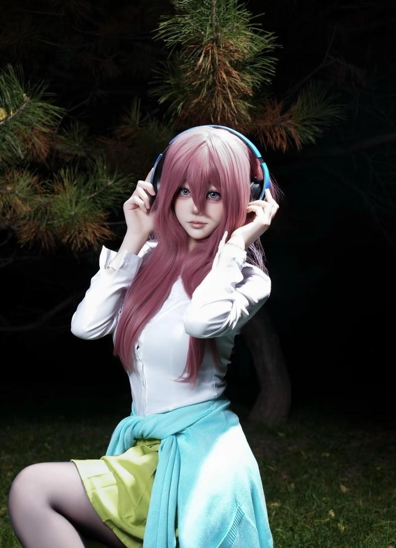 Ảnh miku nakano cosplay phù hợp xem ngắm mỗi ngày