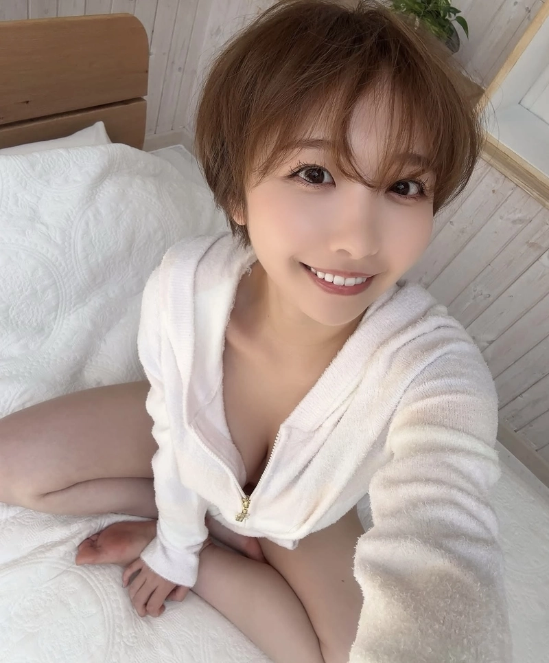 Gái nhật Riho Shishido bikini sexy cười xinh tươi