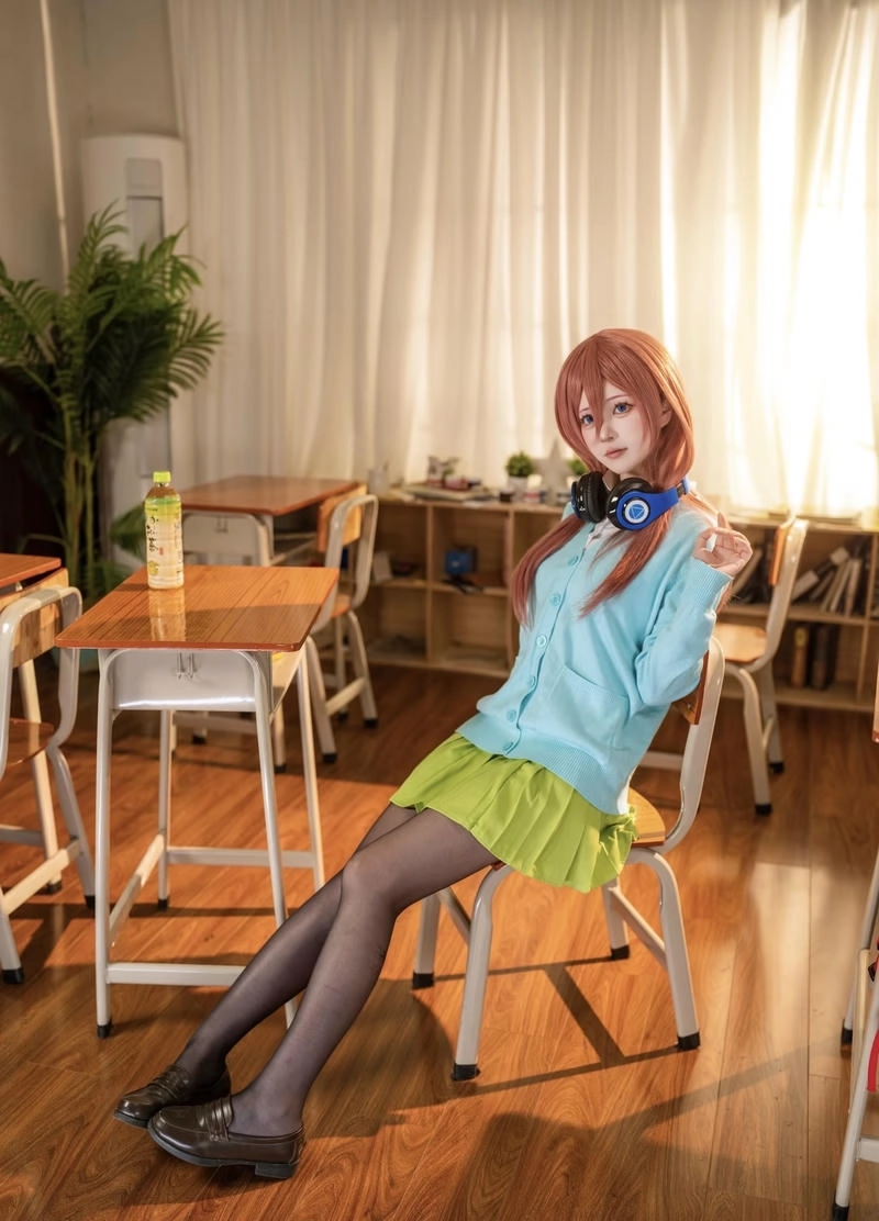 Gương mặt đáng yêu trong ảnh miku nakano cosplay nổi bật
