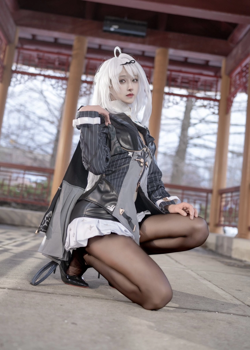 Hình Luisa cosplay khoe nét đẹp trưởng thành quyến rũ