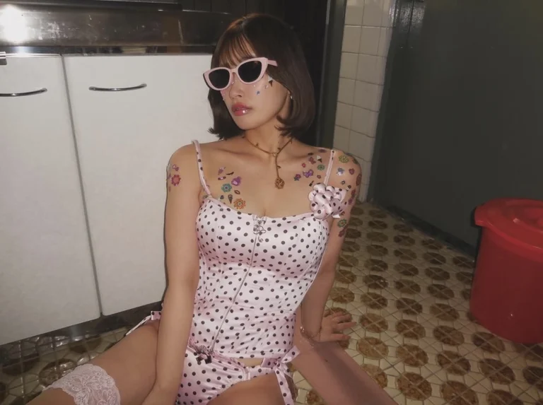 123+ Misono Waka bikini sexy cùng vòng ba bốc lửa mê hoặc