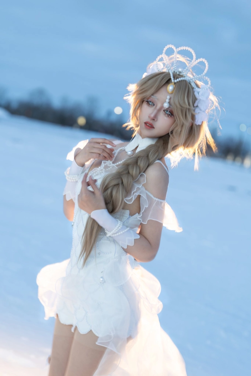 Hình ảnh Luisa cosplay với ánh nhìn sức hút nữ tính