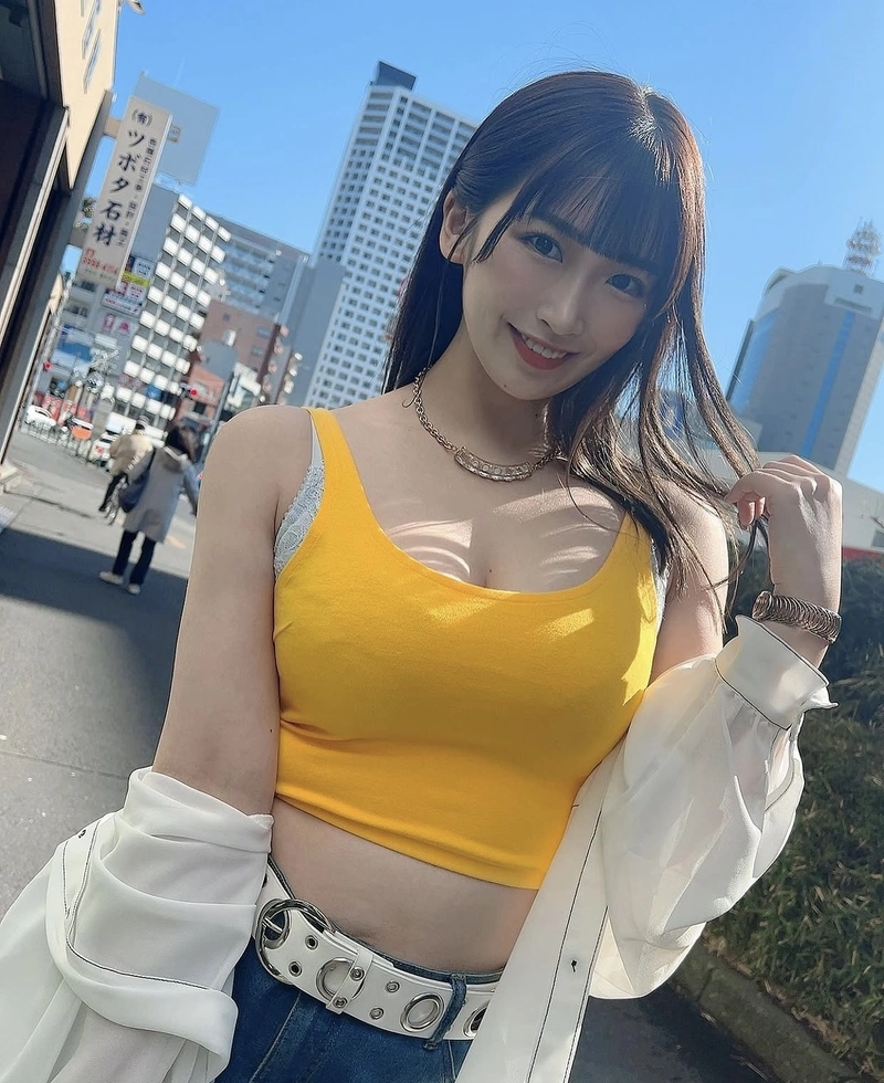 Hình ảnh Misono Waka bikini sexy màu vàng