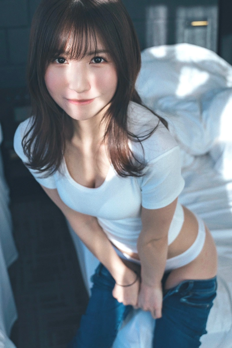 Hình ảnh Sakura Momo bikini sexy dưới nắng
