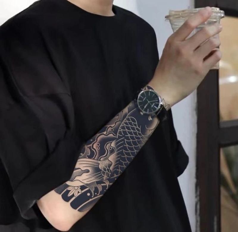 Hình ảnh tattoo kín tay nam với họa tiết hổ cực mạnh mẽ