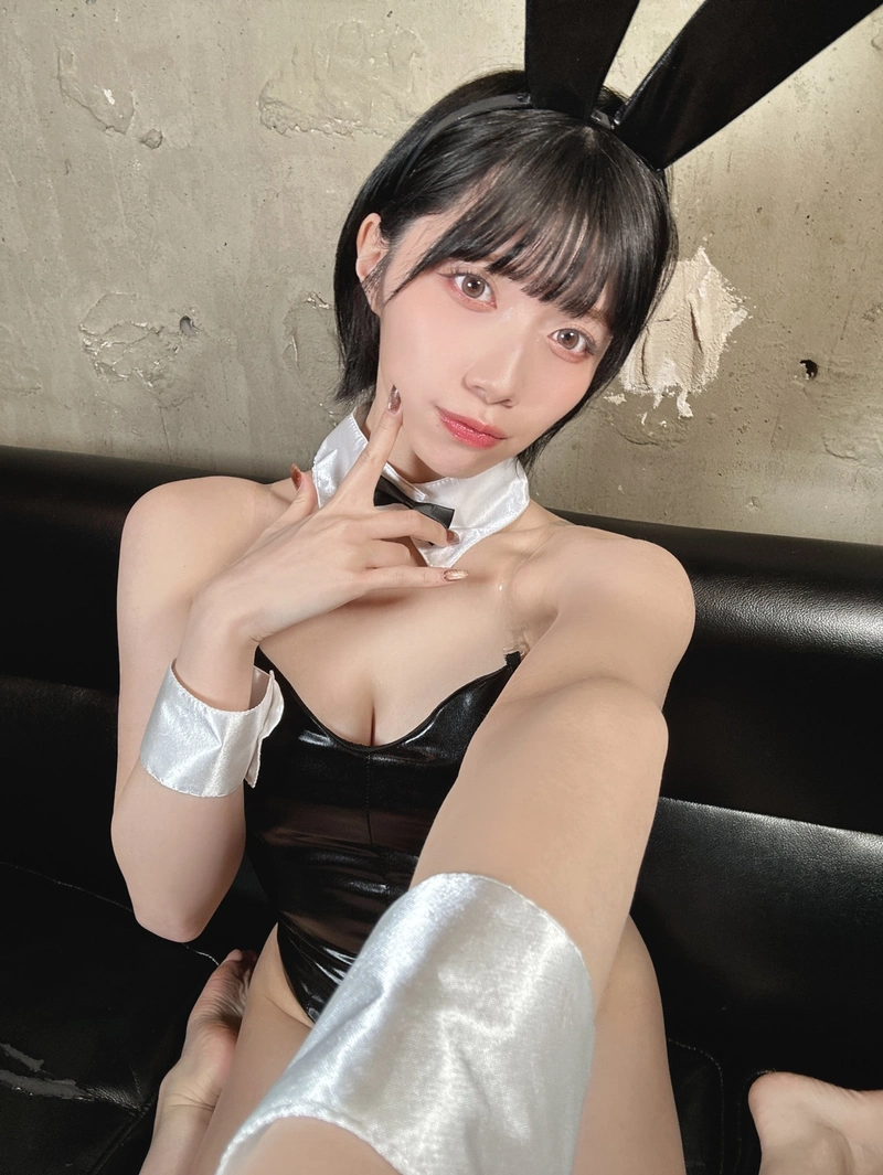 Hình gái xinh Nozomi Ishihara bikini sexy thỏ đen