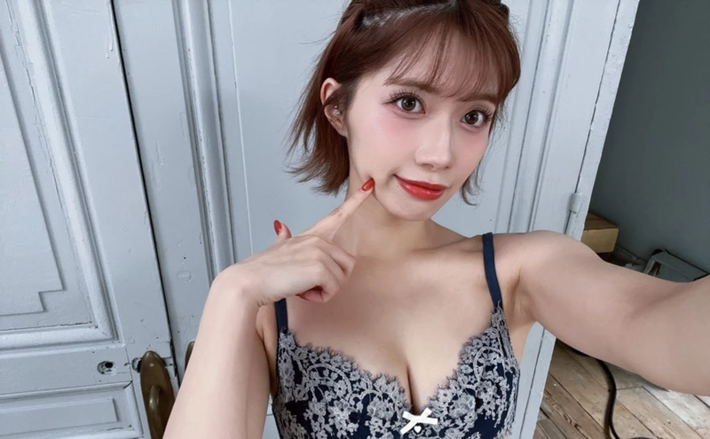 Hình gái xinh Nozomi Ishihara bikini tạo nét cute