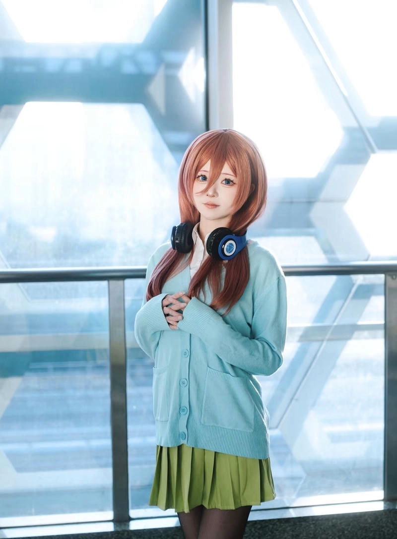 Hóa trang chuẩn nhân vật với ảnh miku nakano cosplay đẹp