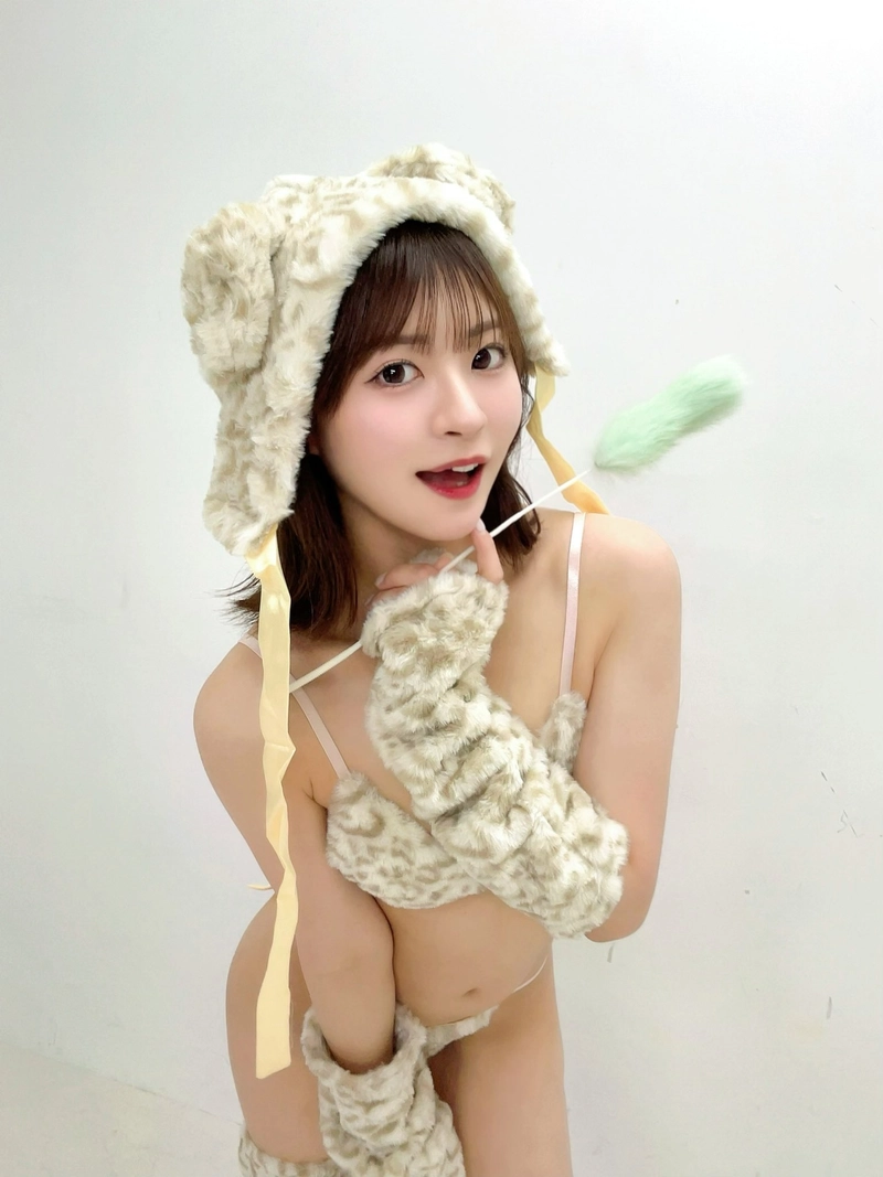 Hot girl Natsu Tojo bikini sexy siêu ngộ nghĩnh