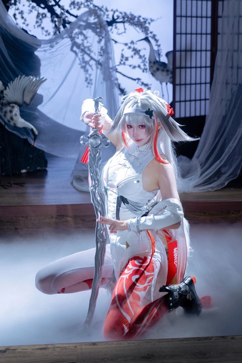 Luisa cosplay khoe nét đẹp nữ tính đầy hấp dẫn