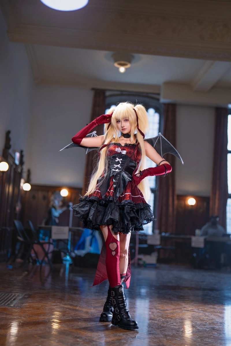 Luisa cosplay mang phong cách sexy nhẹ nhàng cuốn hút