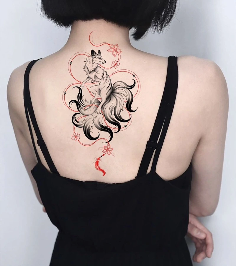 Mẫu tattoo lưng nữ đẹp phù hợp tham khảo trước khi xăm