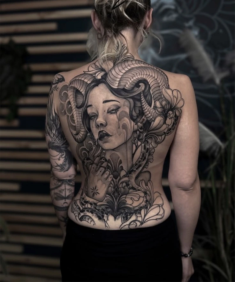 Mẫu tattoo nữ đẹp phù hợp tham khảo trước khi xăm