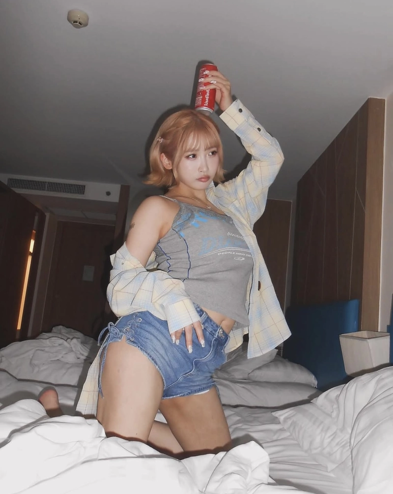 Người mẫu Nhật Misono Waka bikini sexy độc đái