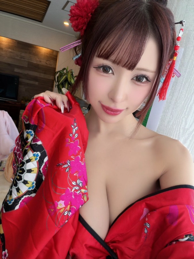 Người mẫu Nhật Miu Arioka bikini sexy cổ trang