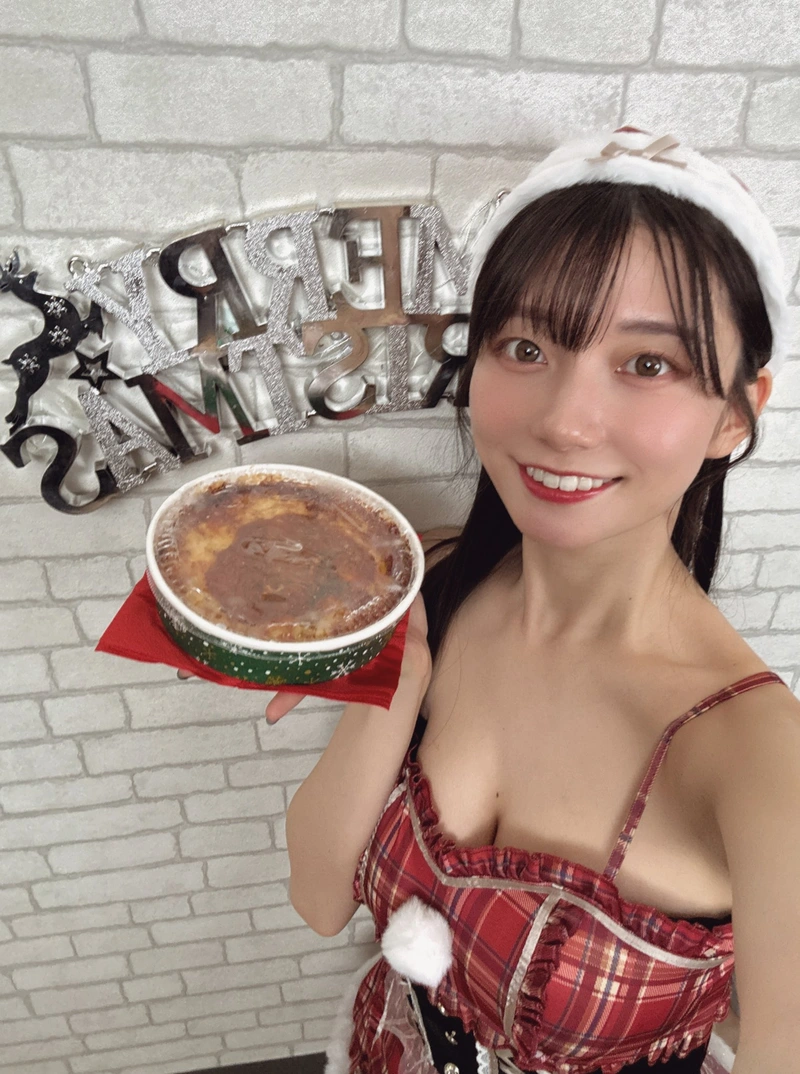 Người mẫu Seto Kanna bikini sexy cười xinh