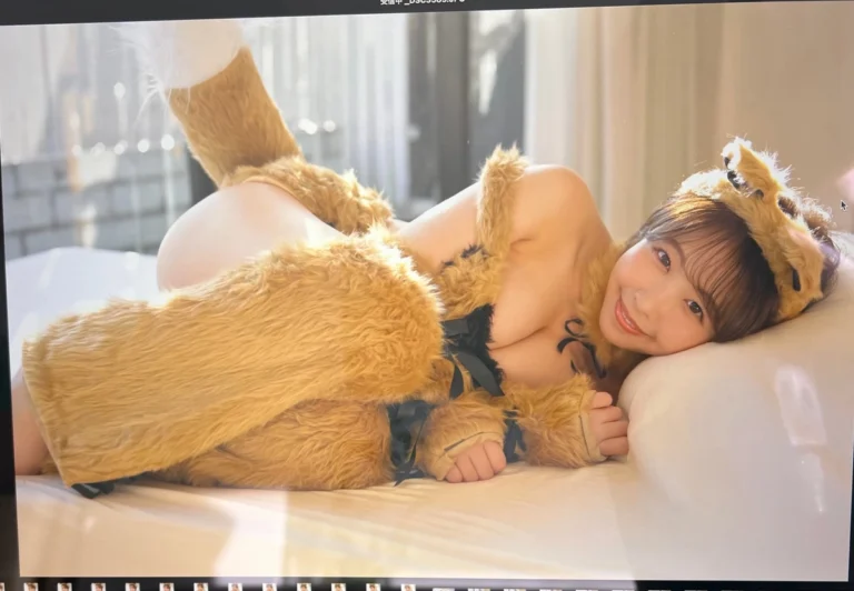 112+ Riho Shishido bikini sexy thân hình đầy đặn thu hút fan