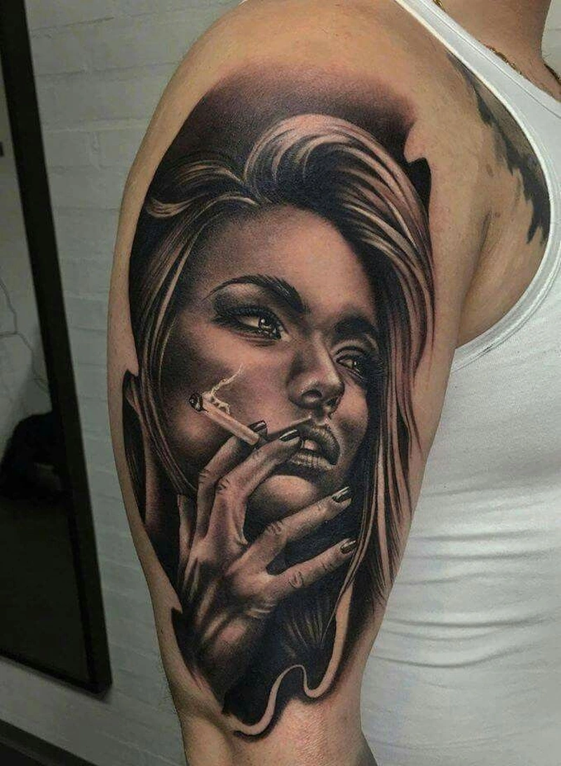 Tattoo chữ nghệ thuật ở tay nam phong cách tối giản đẹp